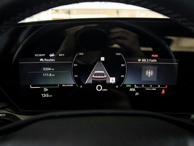 Used 2025 Glacier White Audi  image 17