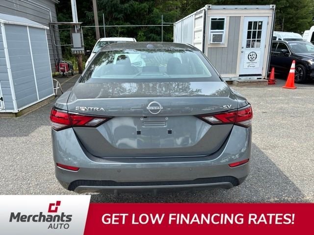 Used 2024 Gray Nissan SV image 5
