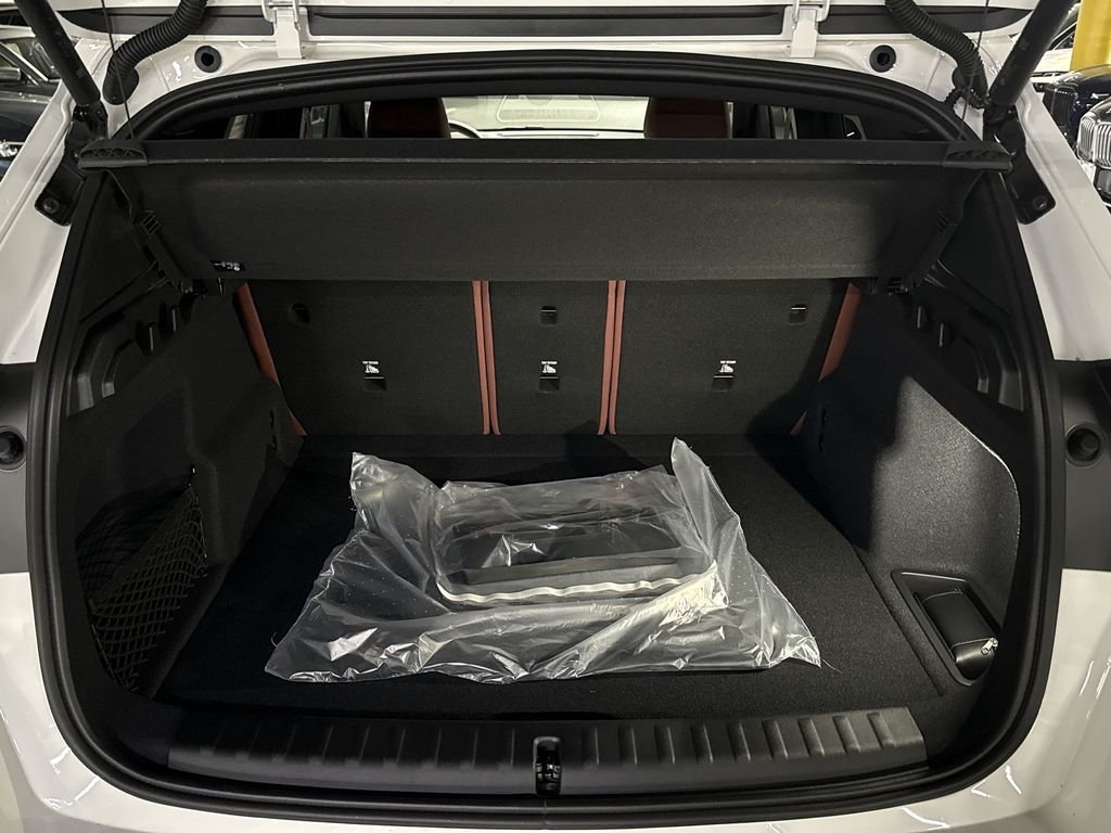 New 2027 Alpine White BMW xDrive28i image 24