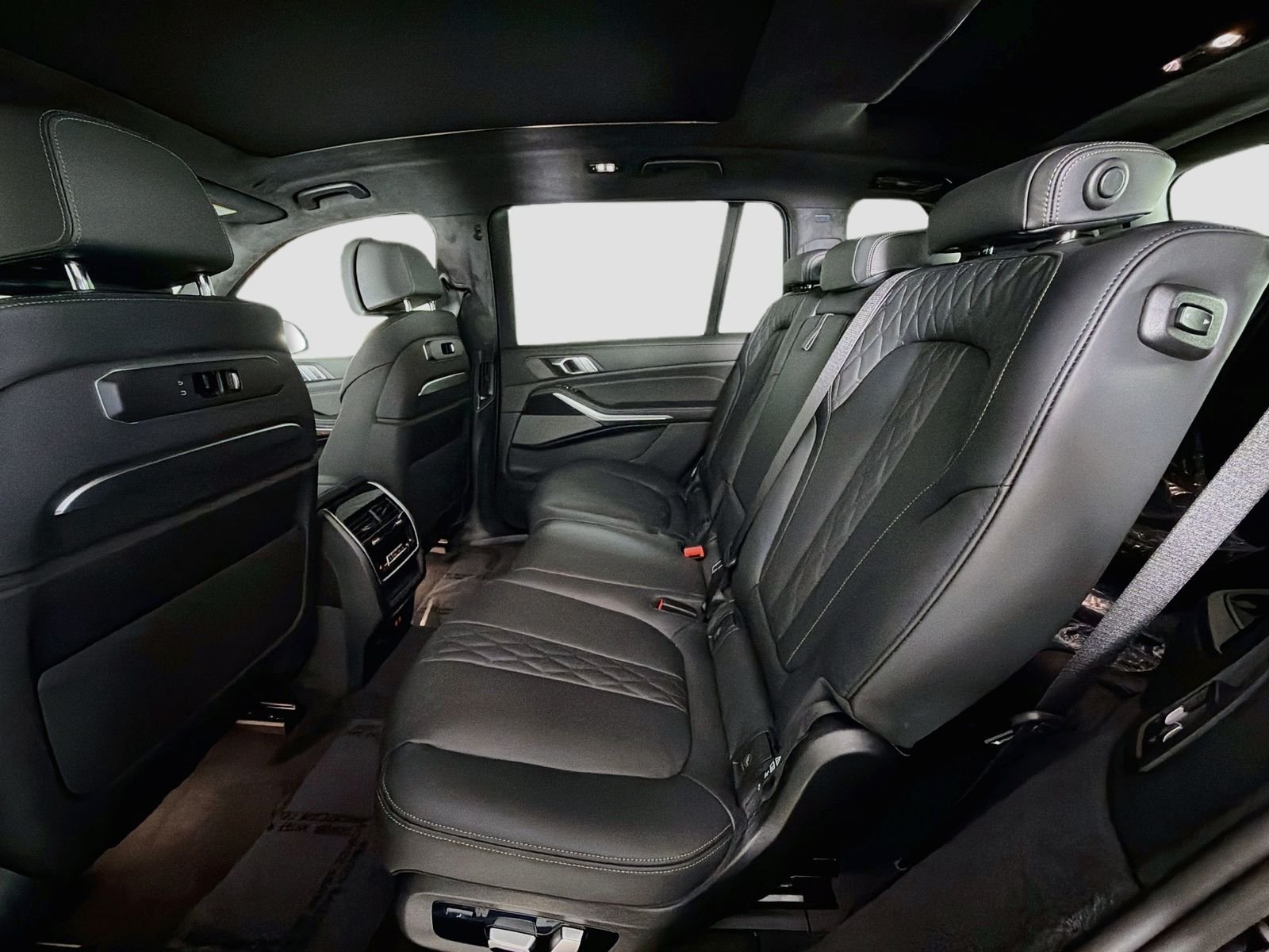 New 2027 Black Sapphire Metallic BMW xDrive40i image 26