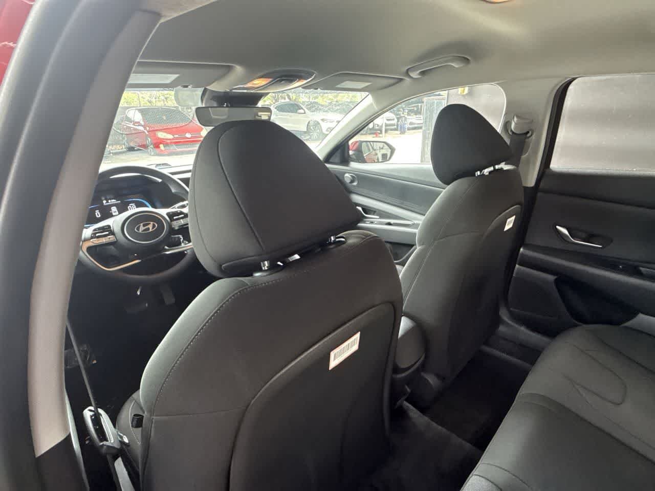 2025 Hyundai Elantra SE - Photo 23