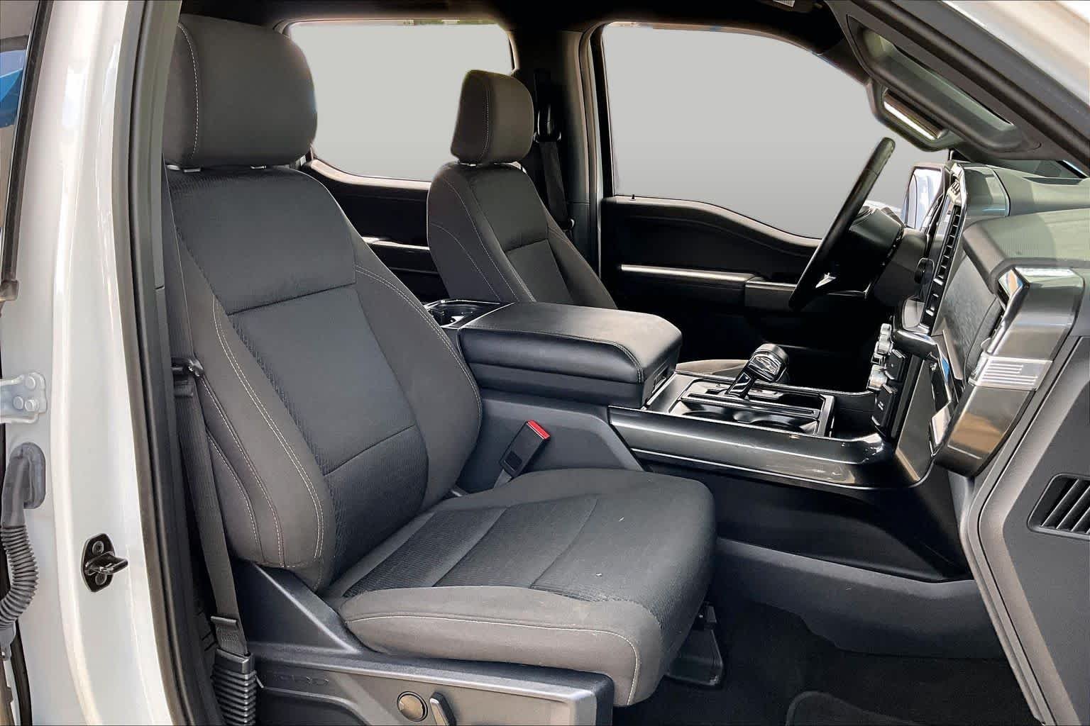 Used 2023 Oxford White Ford XLT image 9