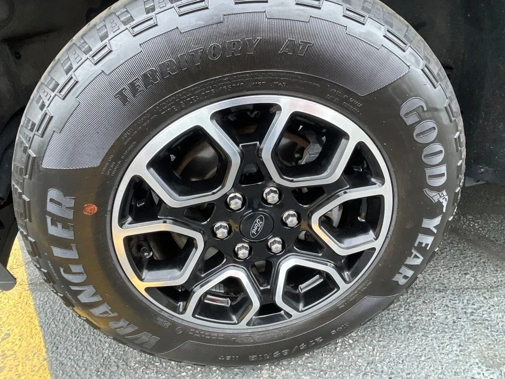 Used 2023 Black Ford XLT image 25