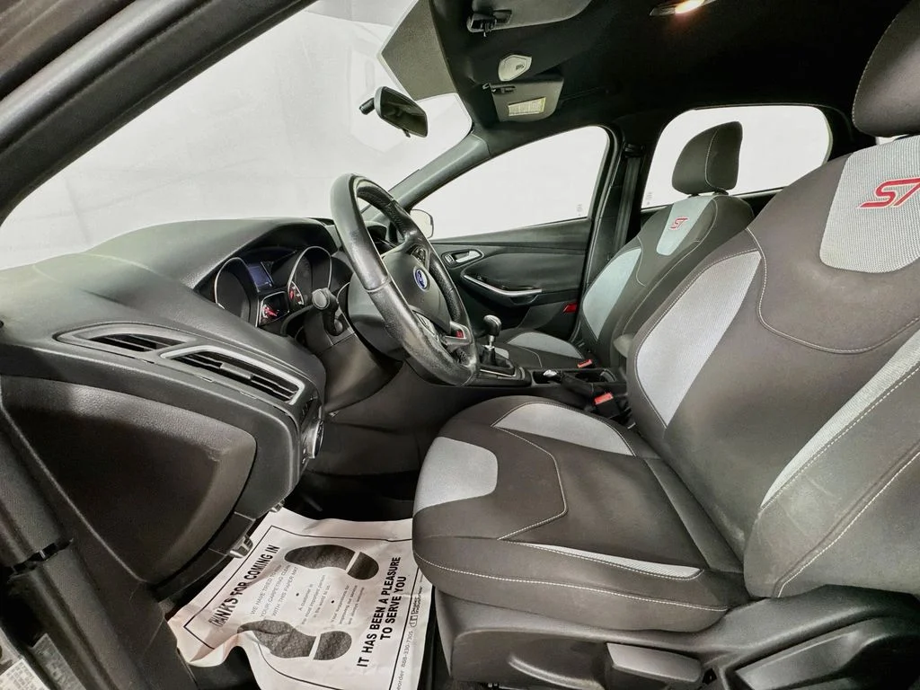 Used 2015 Magnetic Ford ST image 23