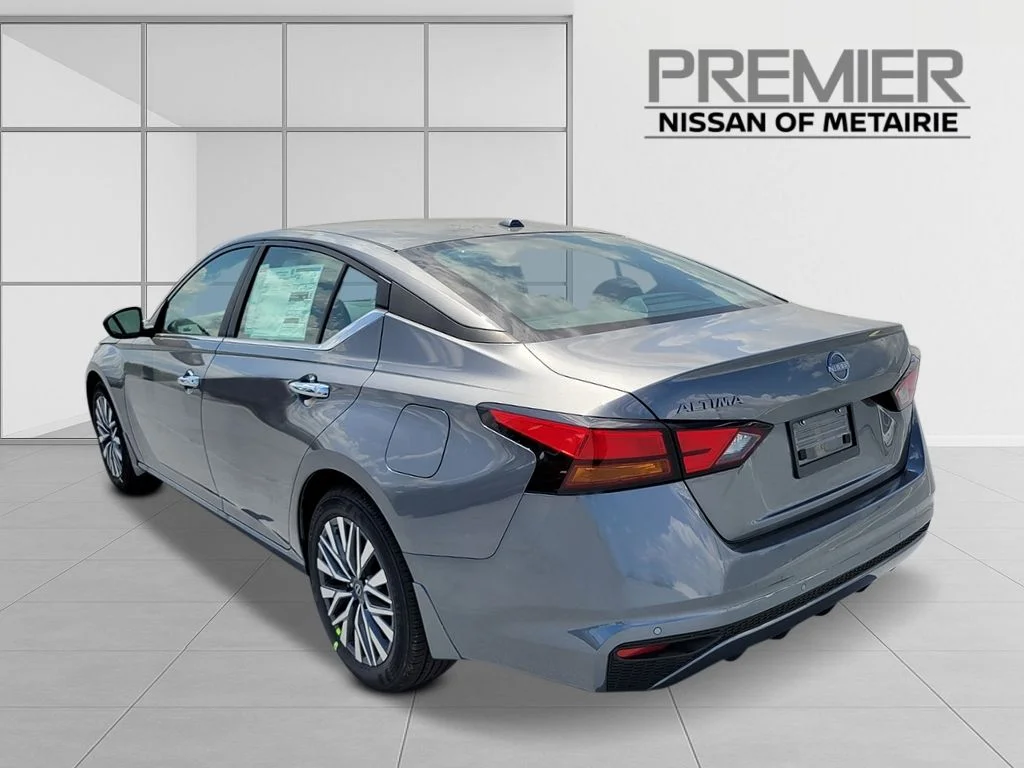 New 2026 Gray Nissan 2.5 SV image 4