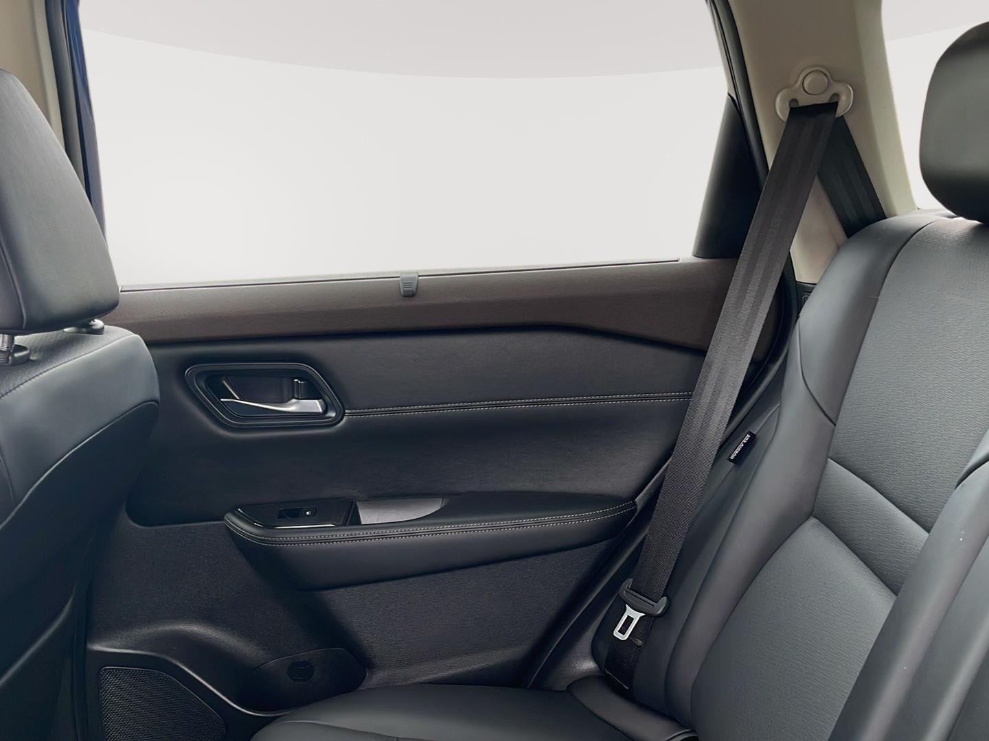 2022 Nissan Rogue SV - Photo 11
