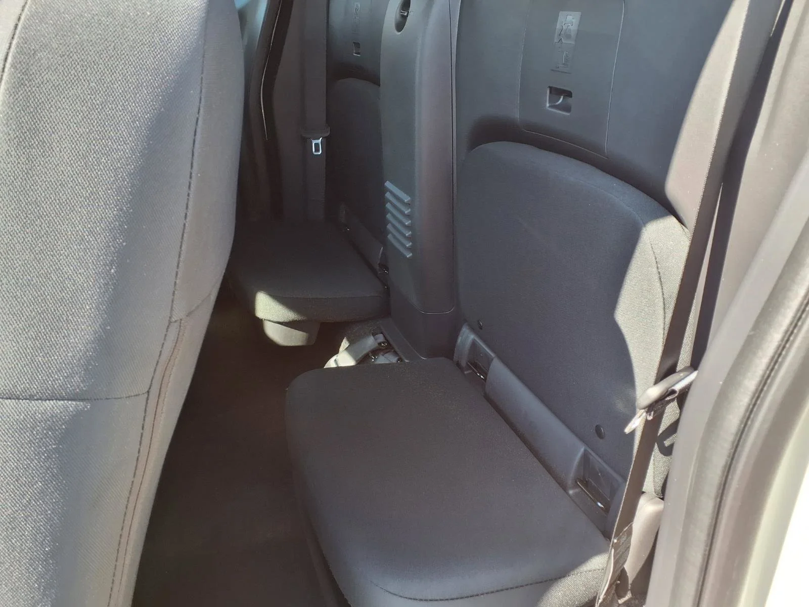 New 2026 Glacier White Nissan King Cab® S image 6