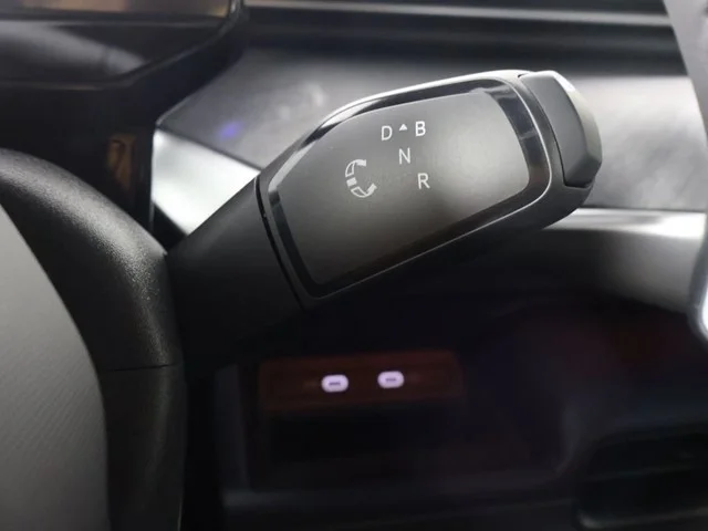 New 2025 Deep Black Pearl Volkswagen Pro S image 23