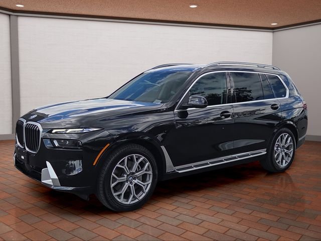 Used 2026 Black Sapphire Metallic BMW xDrive40i image 32