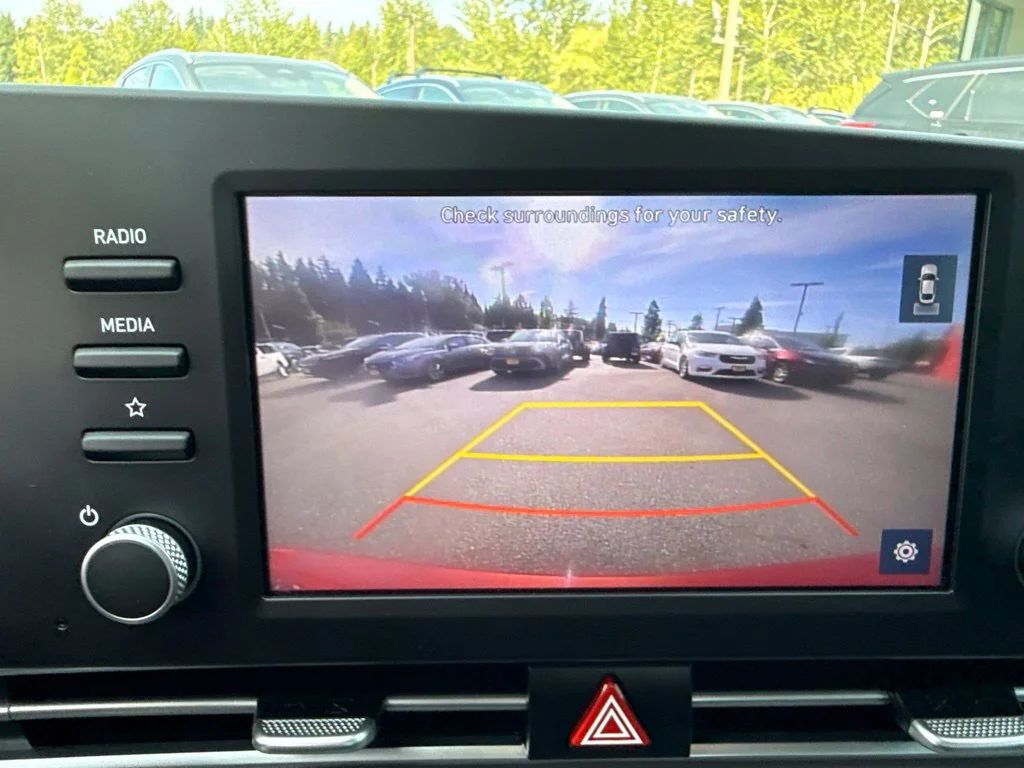 Used 2022 Scarlet Red Pearl Hyundai SE image 25