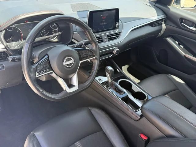 Used 2024 Glacier White Nissan 2.5 SR image 10