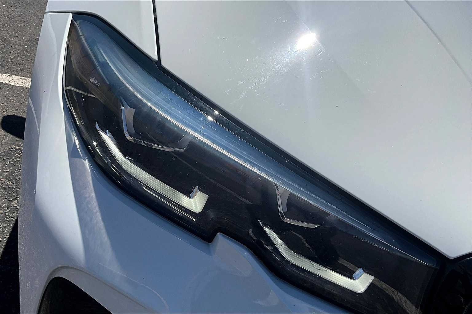 Used 2022 Alpine White BMW 330i image 26