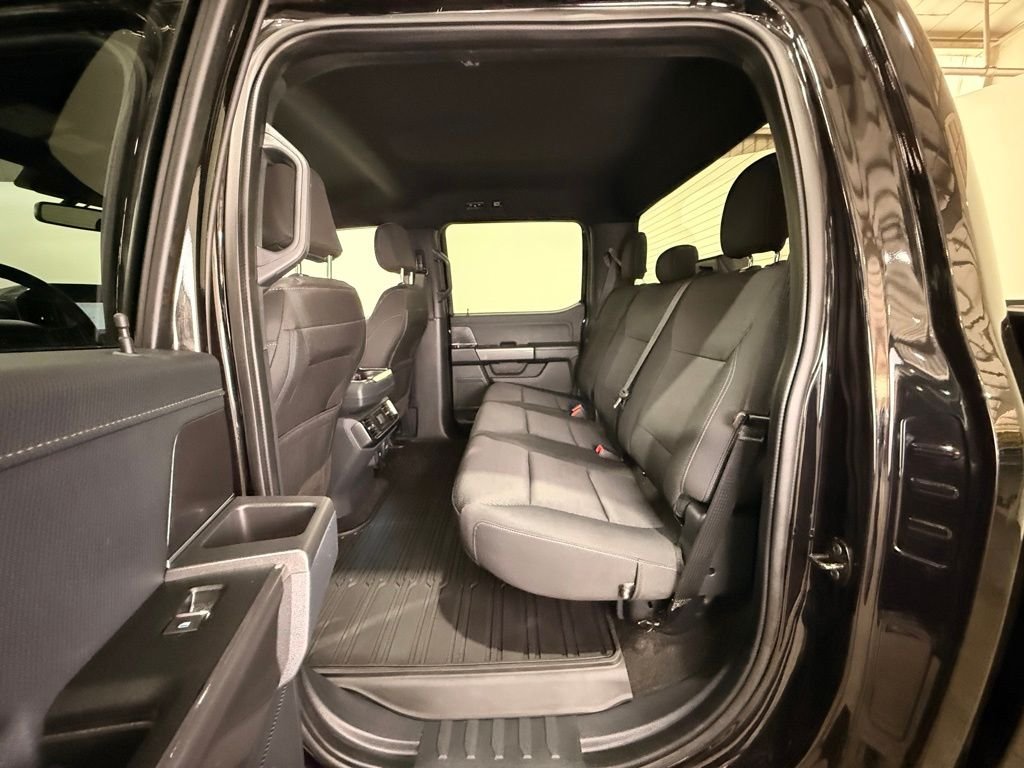 Used 2022 Black Ford XLT image 16