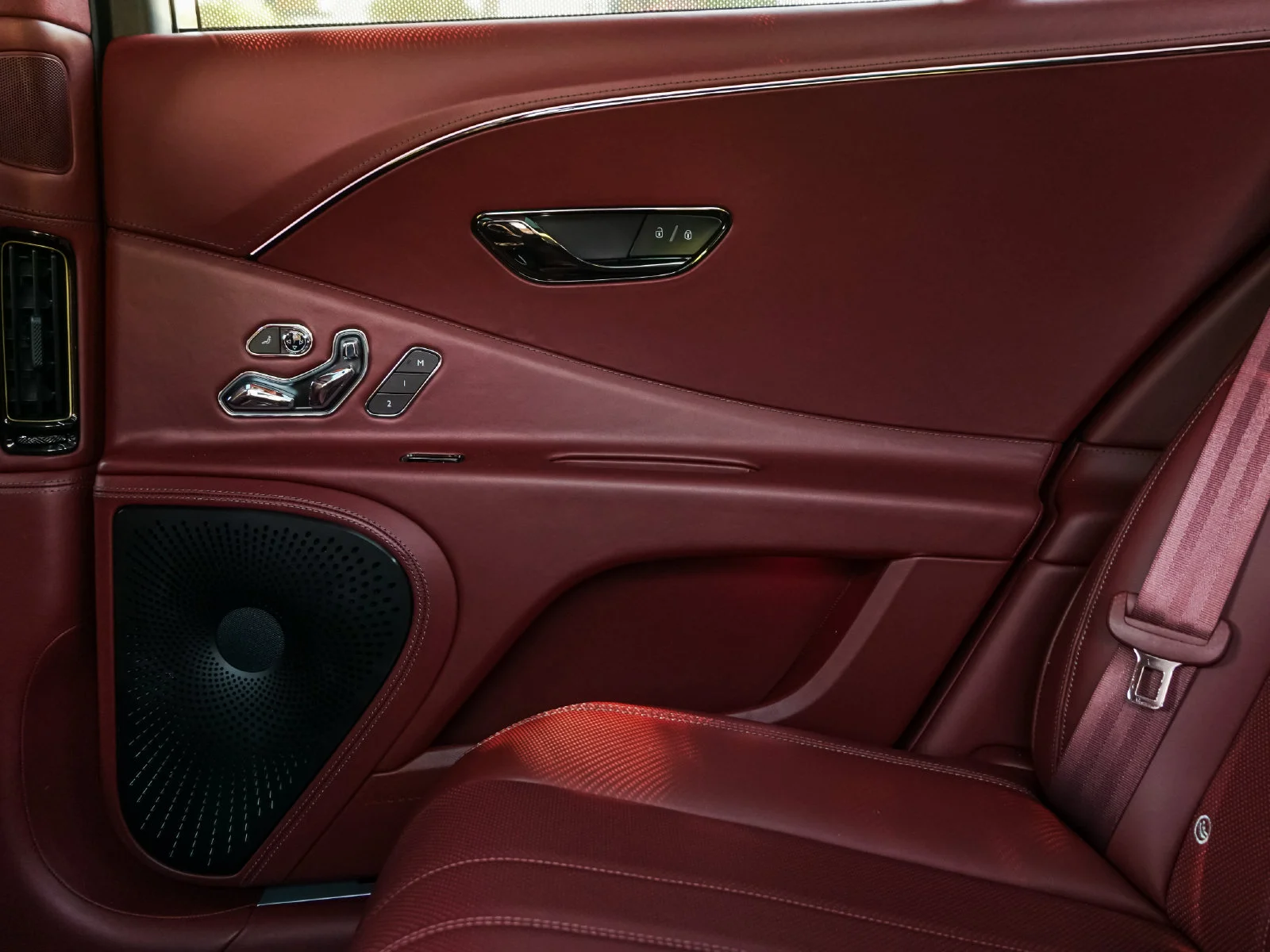 2025 Bentley Flying Spur - Photo 25