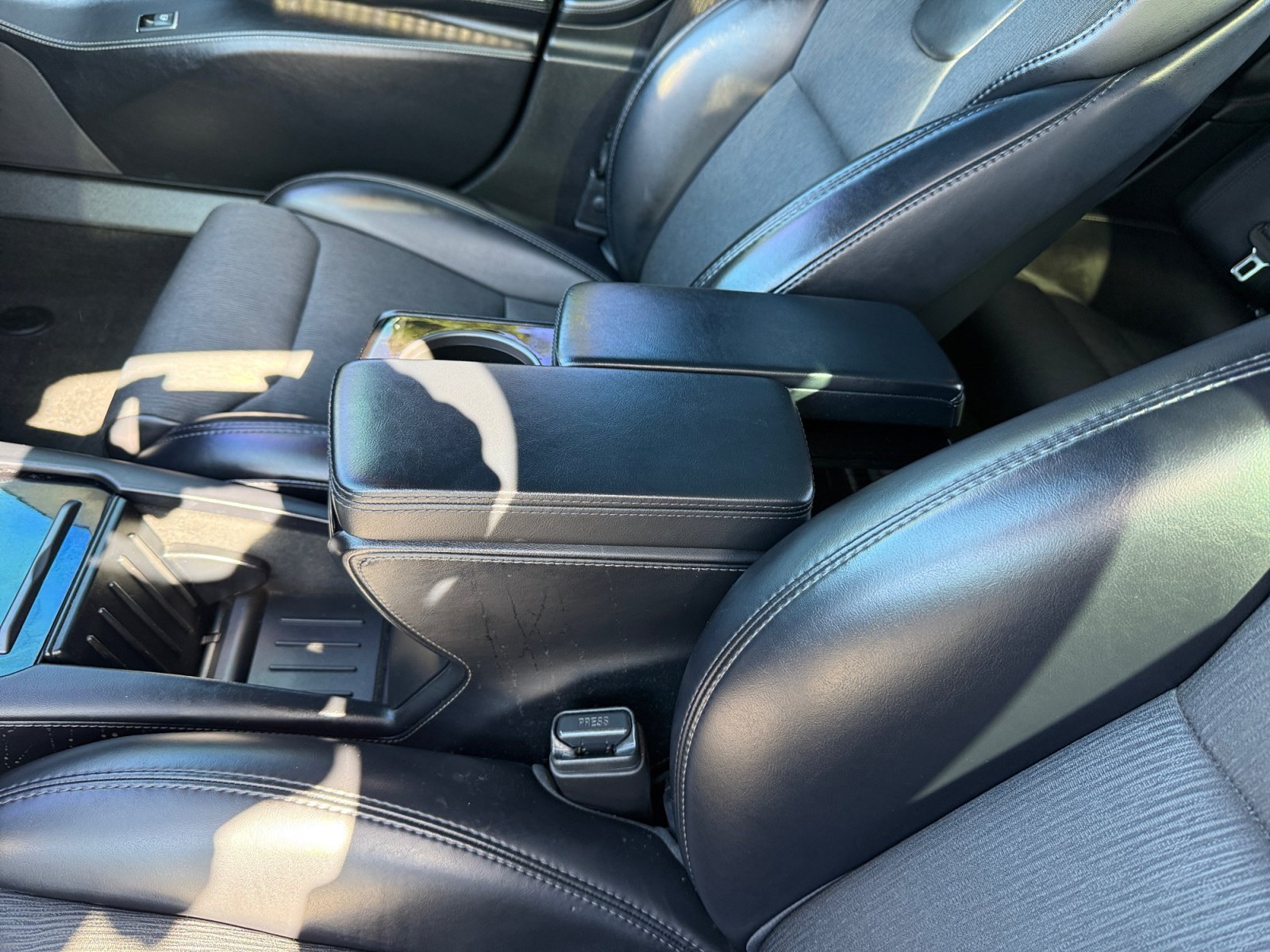 Used 2018 Obsidian Black Metallic Tesla 75D image 14