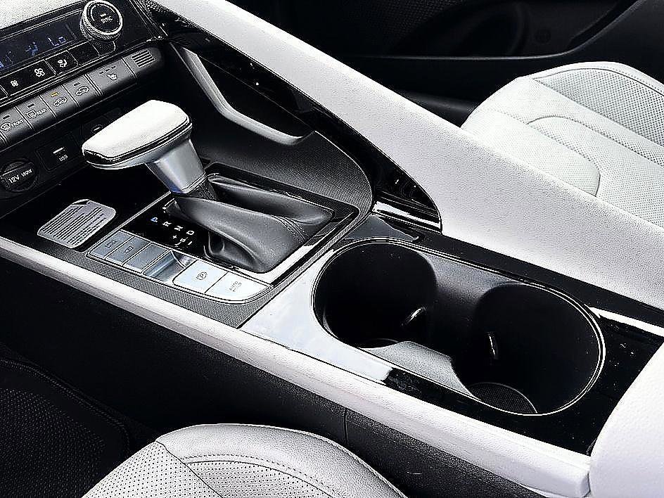 New 2026 Abyss Black Hyundai Limited image 9