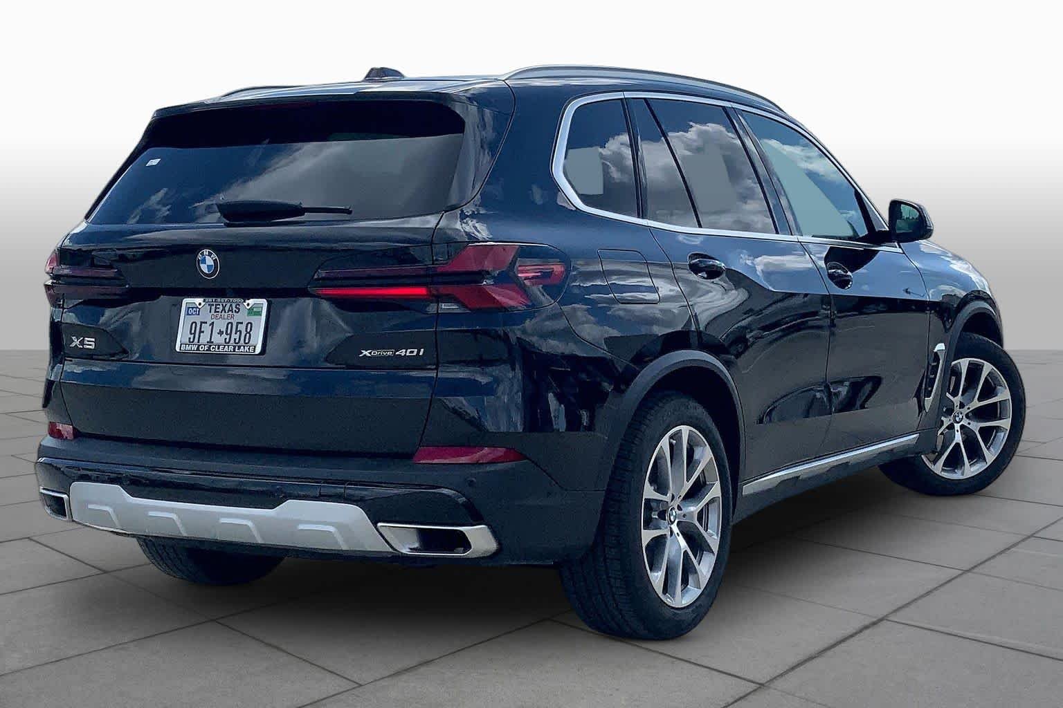 Used 2026 Black Sapphire Metallic BMW xDrive40i image 12