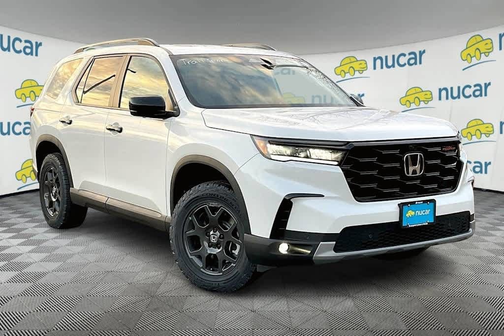 2025 Honda Pilot TrailSport AWD's photo