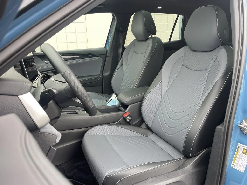 New 2026 Monterey Blue with Deep Black Roof Volkswagen 2.0T SE R-Line Black image 18