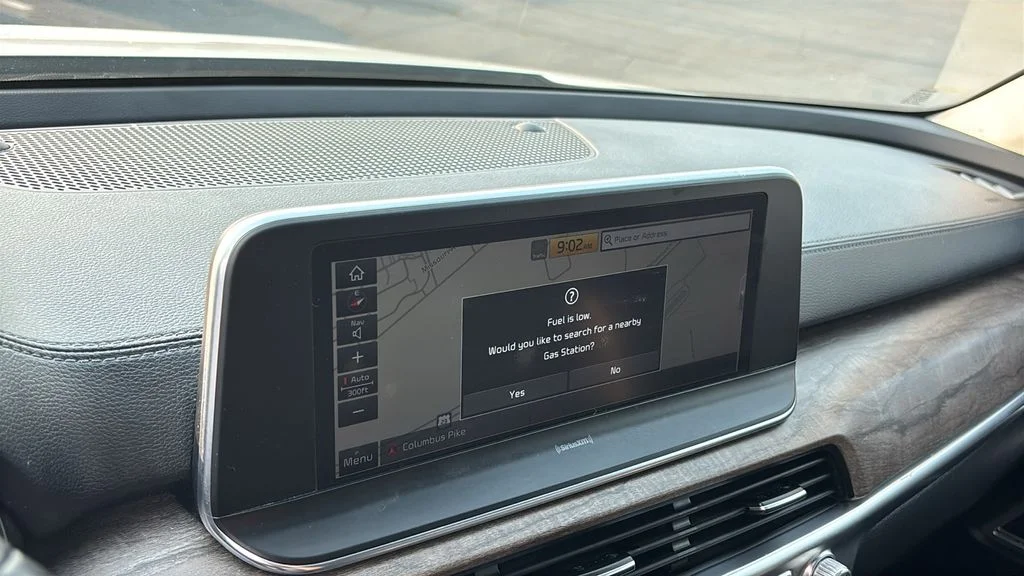 Used 2020 White Kia EX image 21