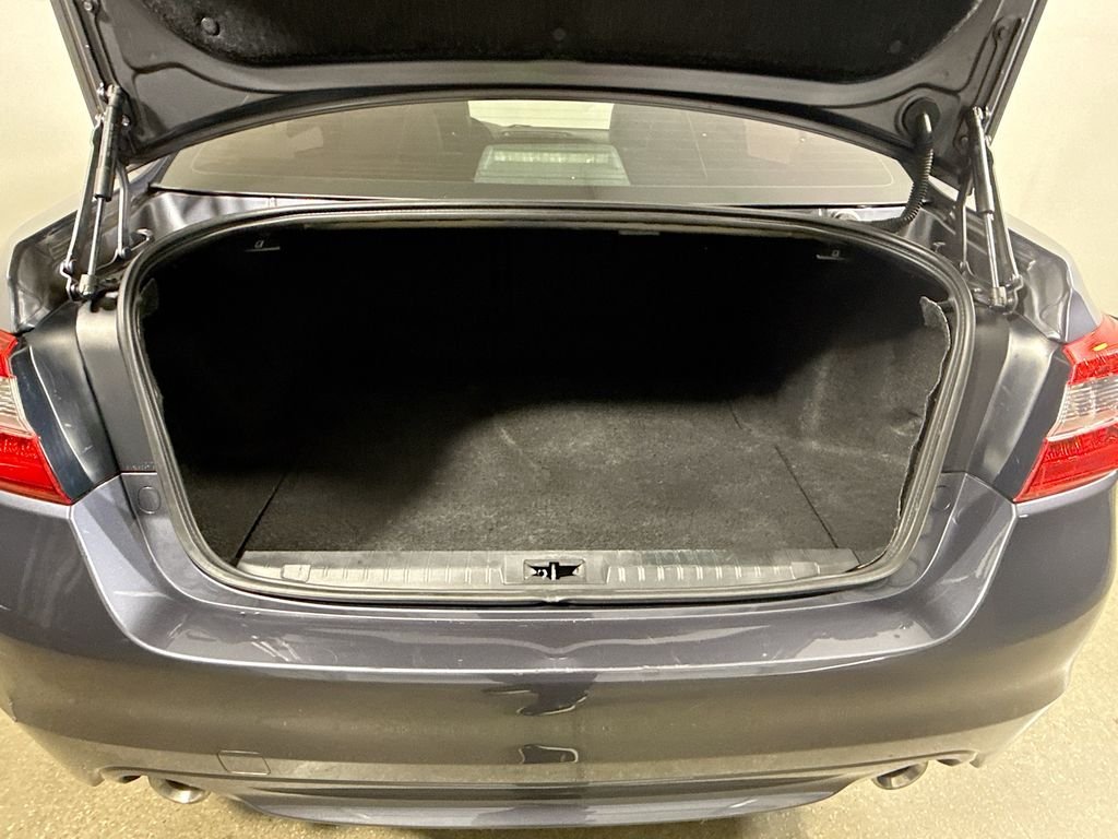 Used 2015 Carbide Gray Metallic Subaru 3.6R Limited image 29
