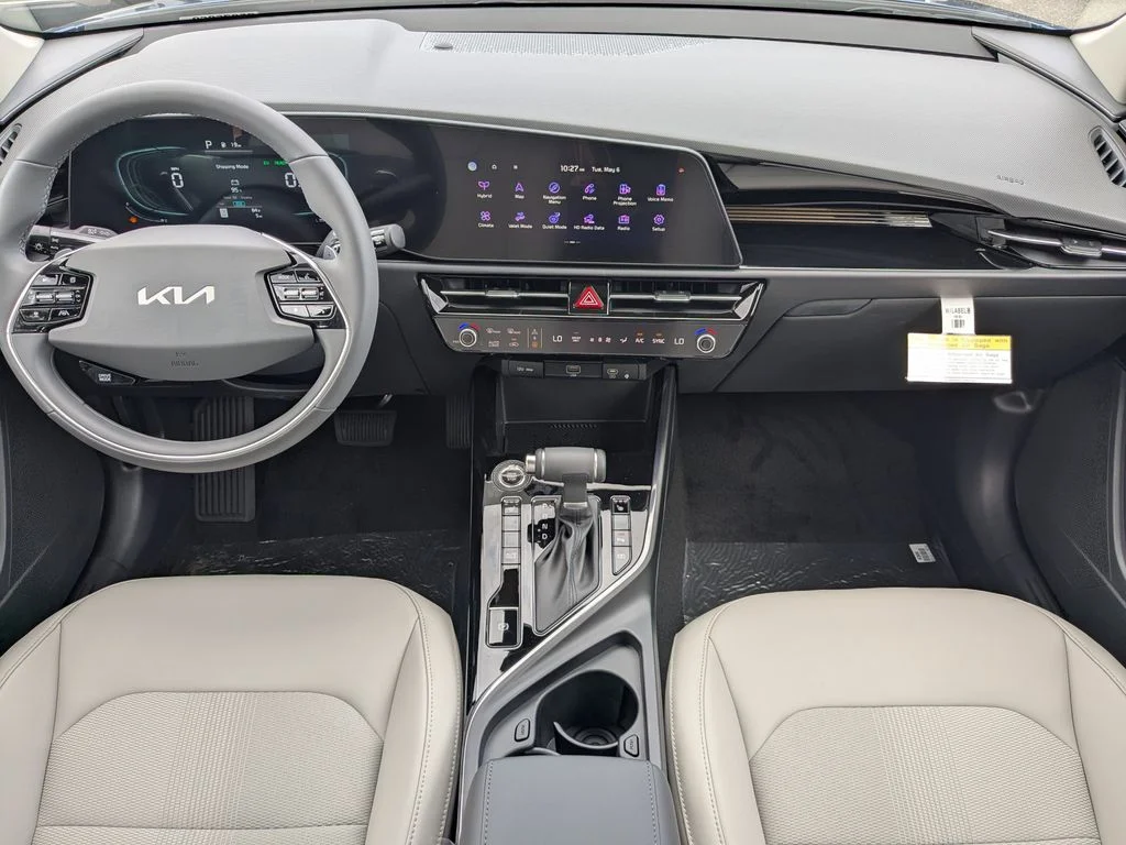 2025 Kia Niro EX - Photo 14