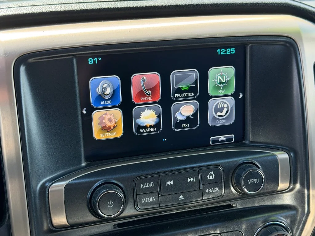 Used 2018 White GMC Denali image 19