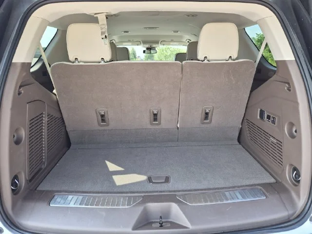 Used 2023 White GMC Denali image 12