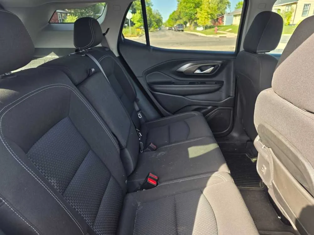 Used 2022 Quicksilver Metallic GMC SLE image 7