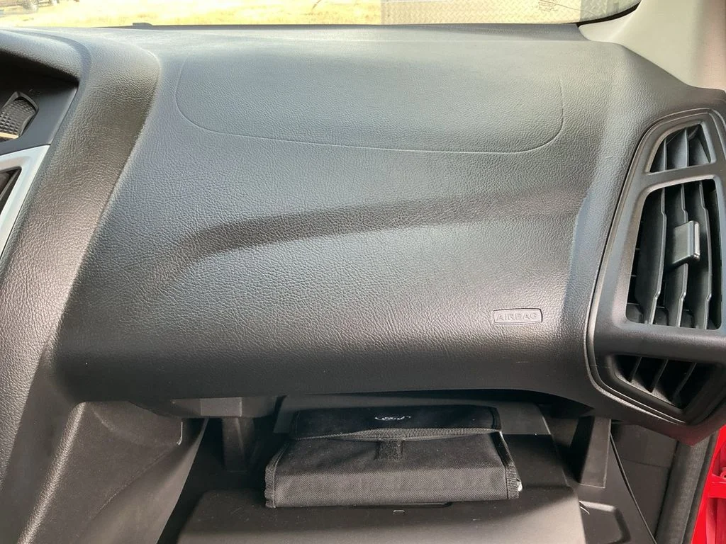 Used 2013 Red Ford SE image 25