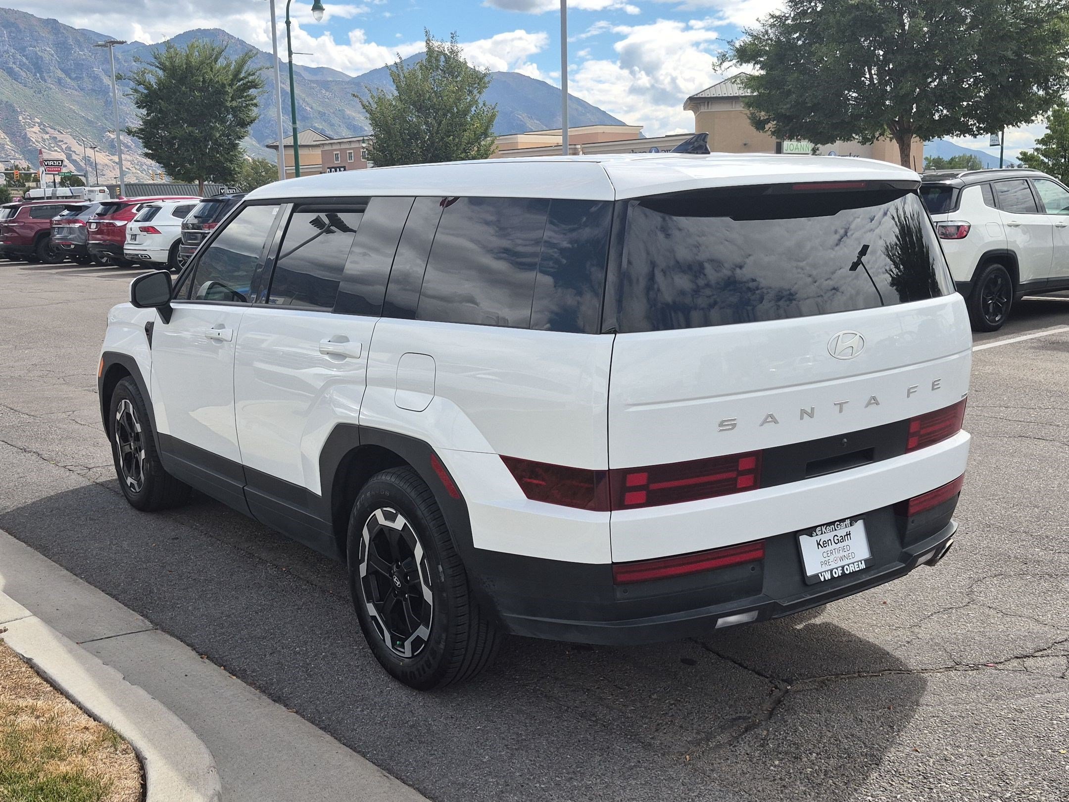 Used 2025 Serenity White Hyundai SE image 5