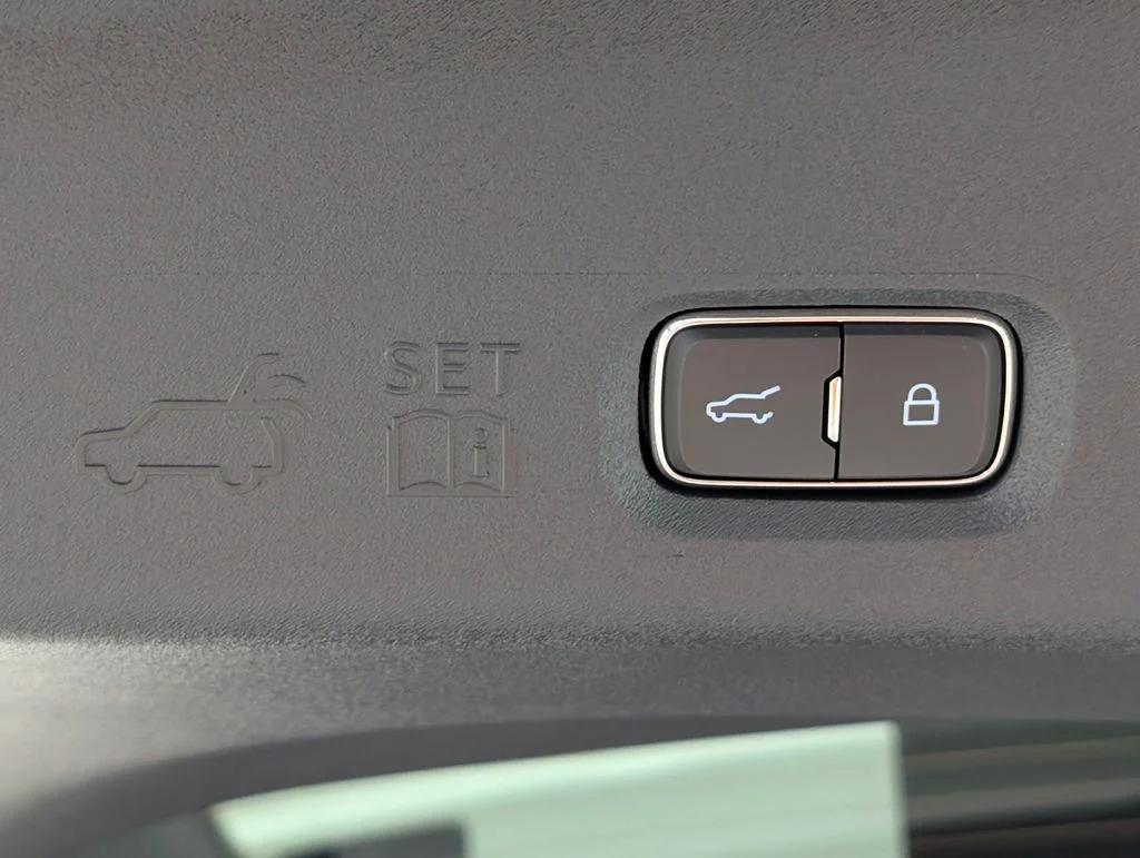 New 2027 Star White Metallic Tri-Coat Ford MAX King Ranch® image 25