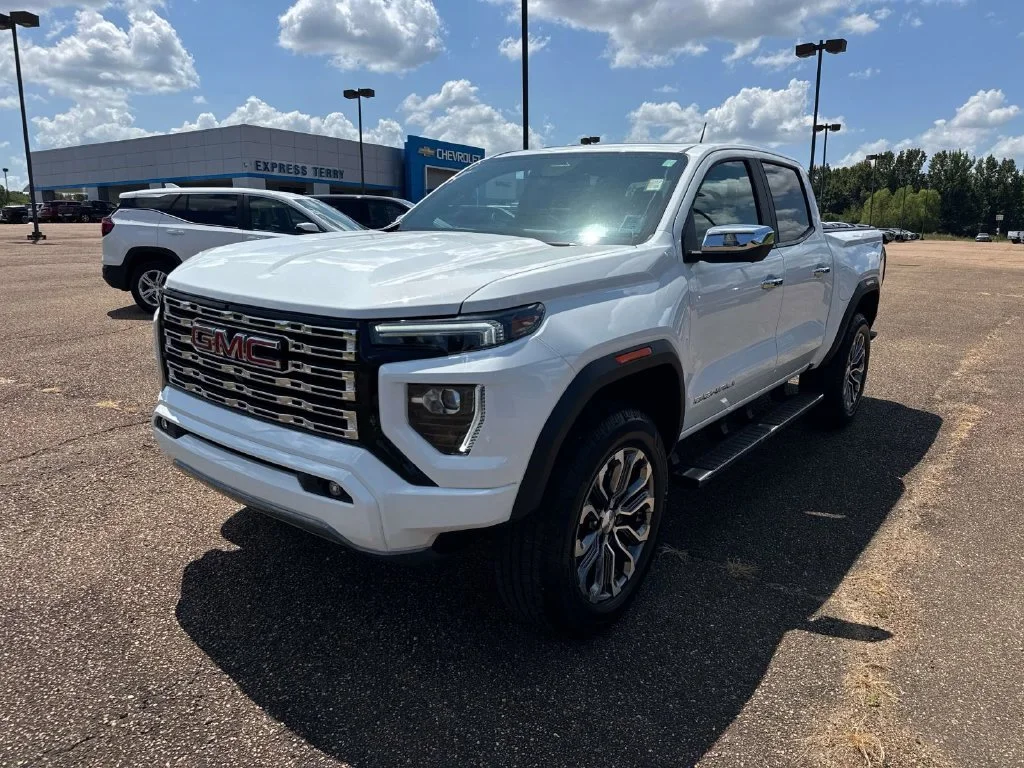 Used 2026 White GMC Denali image 3