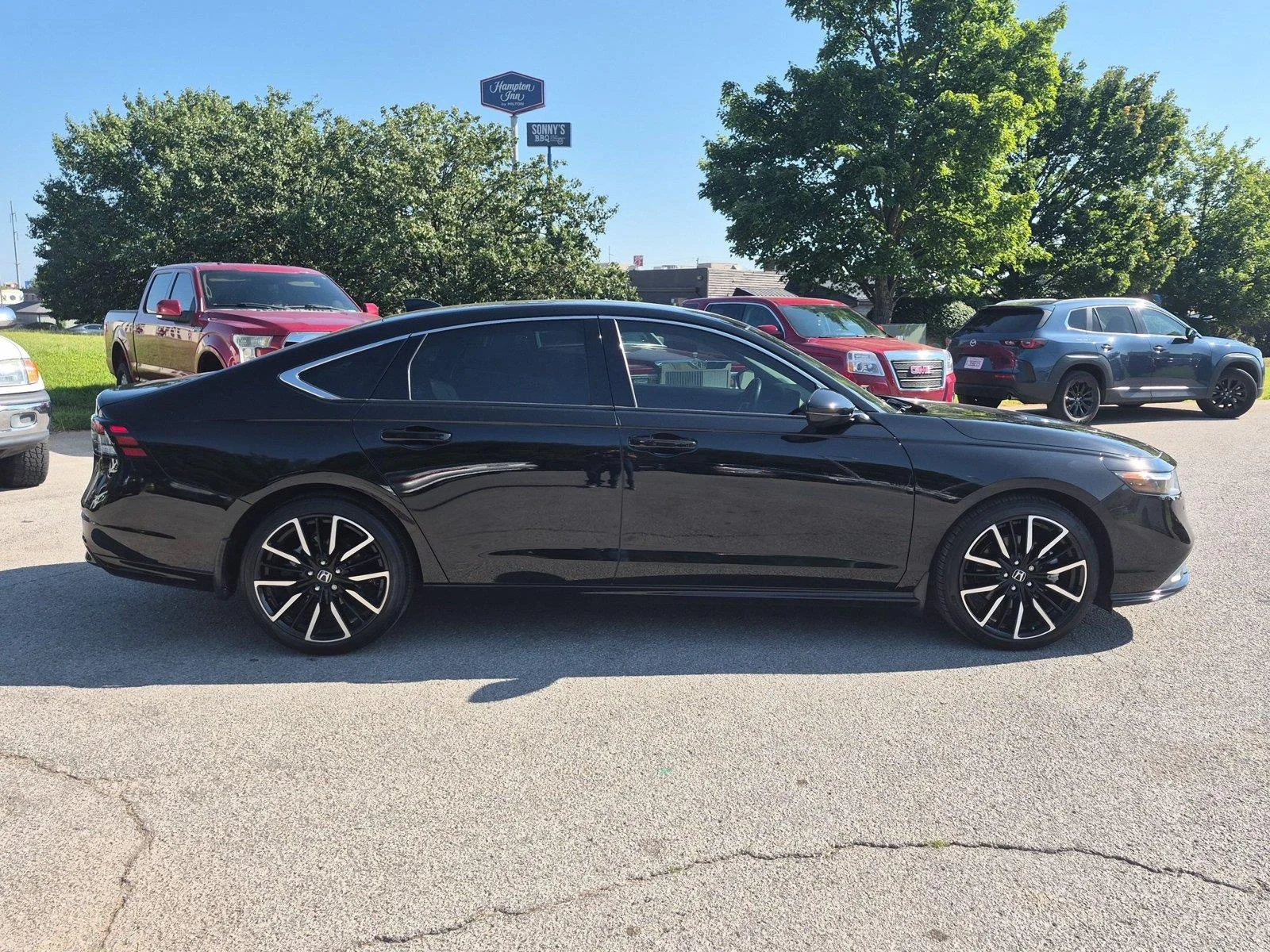 Used 2023 Crystal Black Pearl Honda Touring image 6