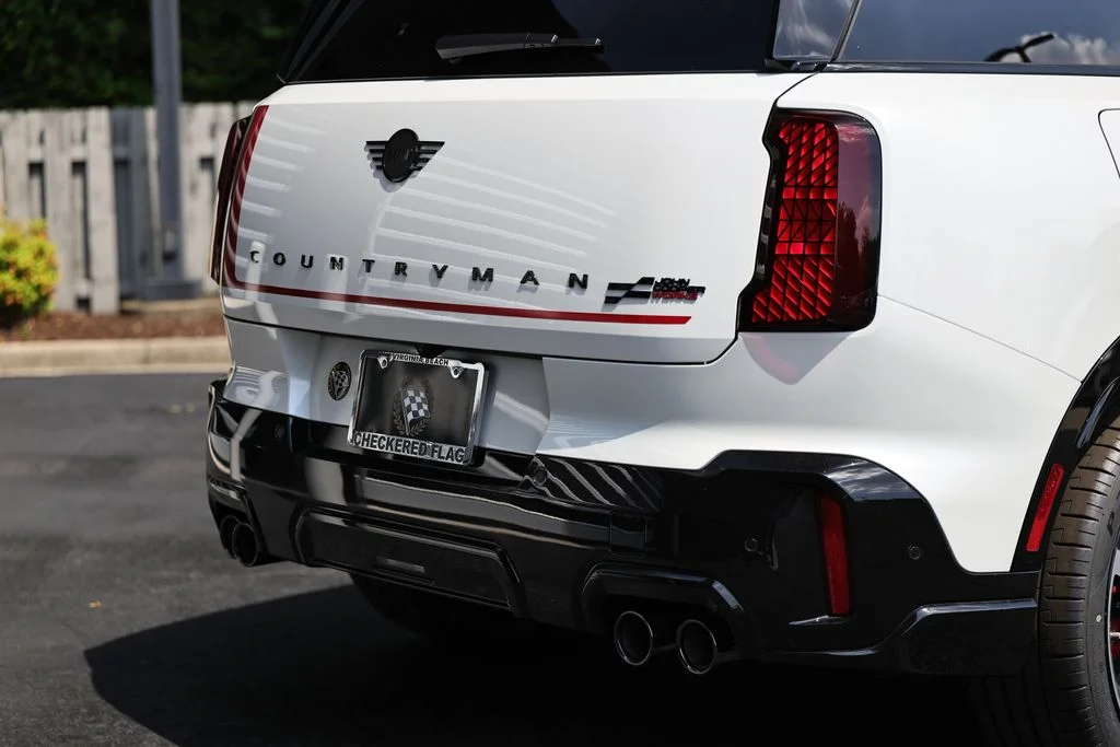 New 2027 White Metallic MINI Iconic image 9