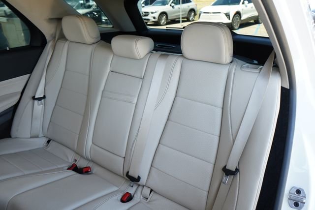 Used 2022 White Mercedes-Benz GLE 350 image 33