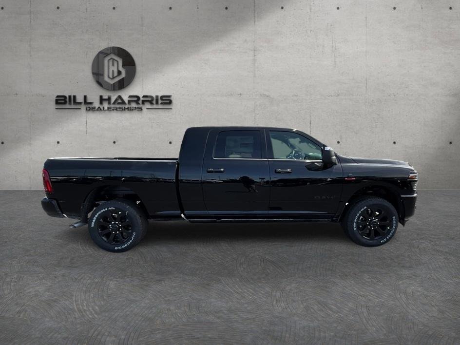 New 2026 Diamond Black Crystal Pearl-Coat Exterior Paint RAM Laramie image 4