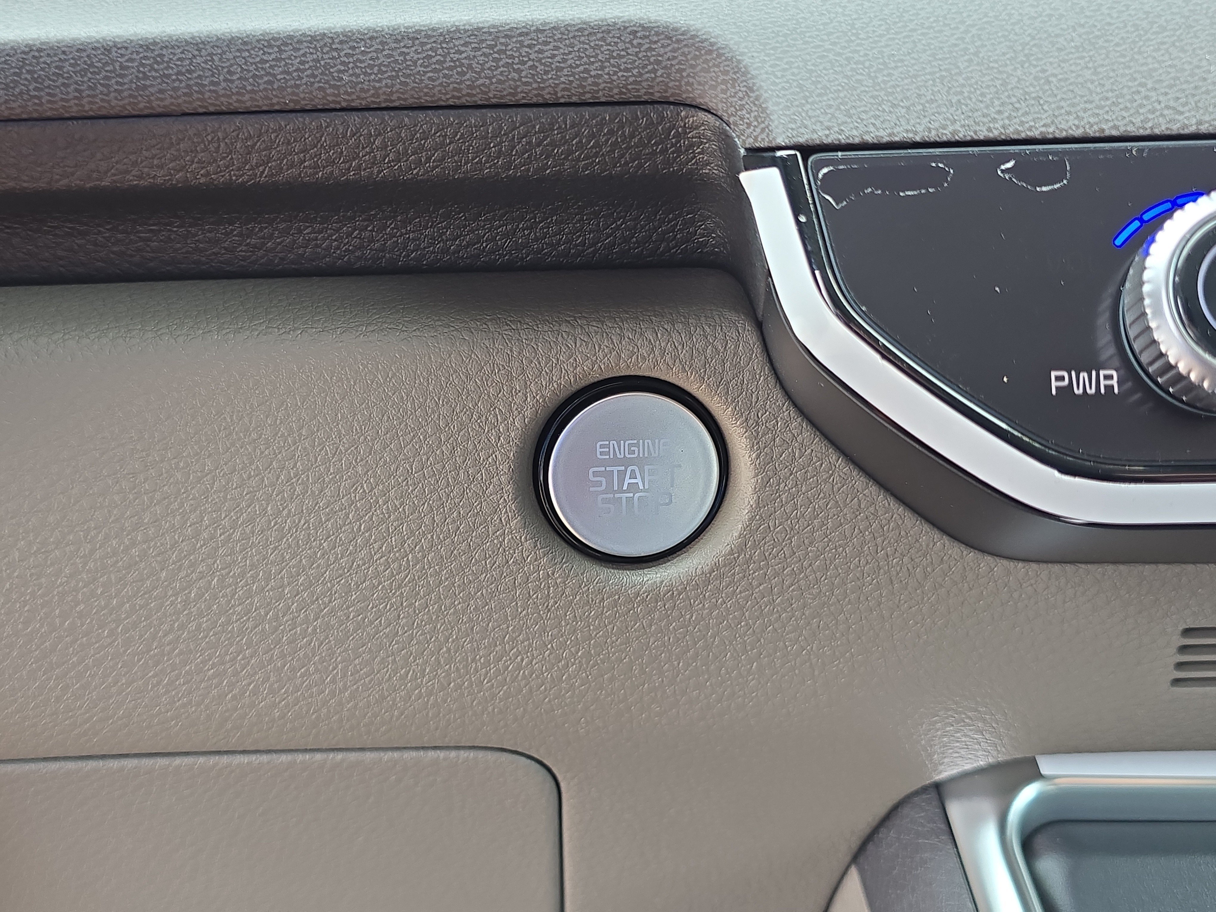 New 2026 Snow White Pearl Kia EX image 28