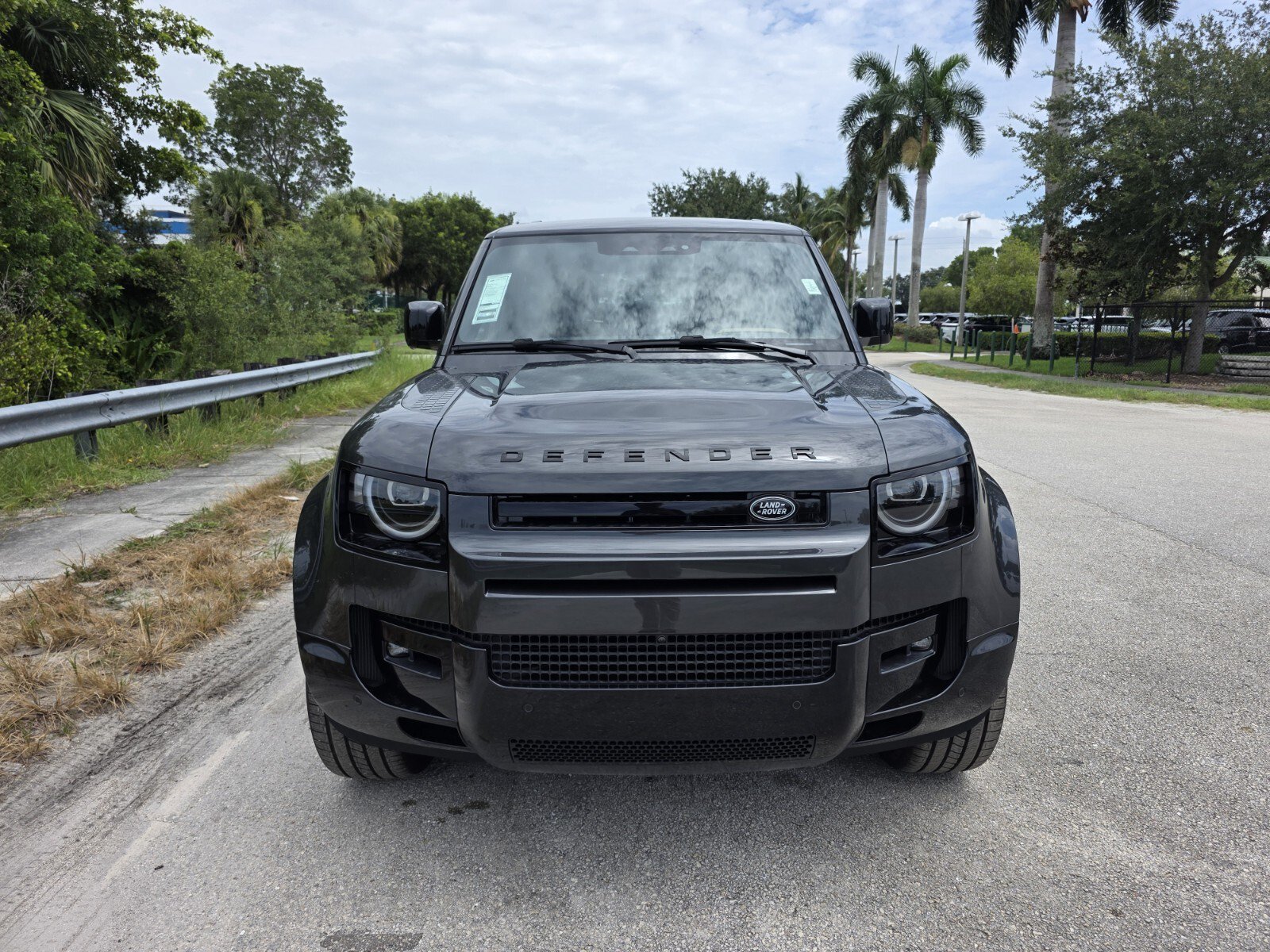 New 2026 Carpathian Grey Land Rover P400 X-Dynamic SE image 8