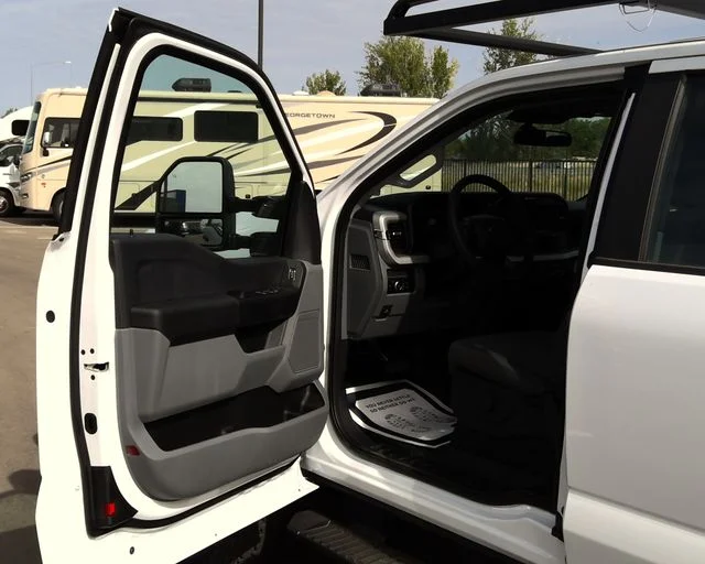 New 2026 Oxford White Ford XL image 13