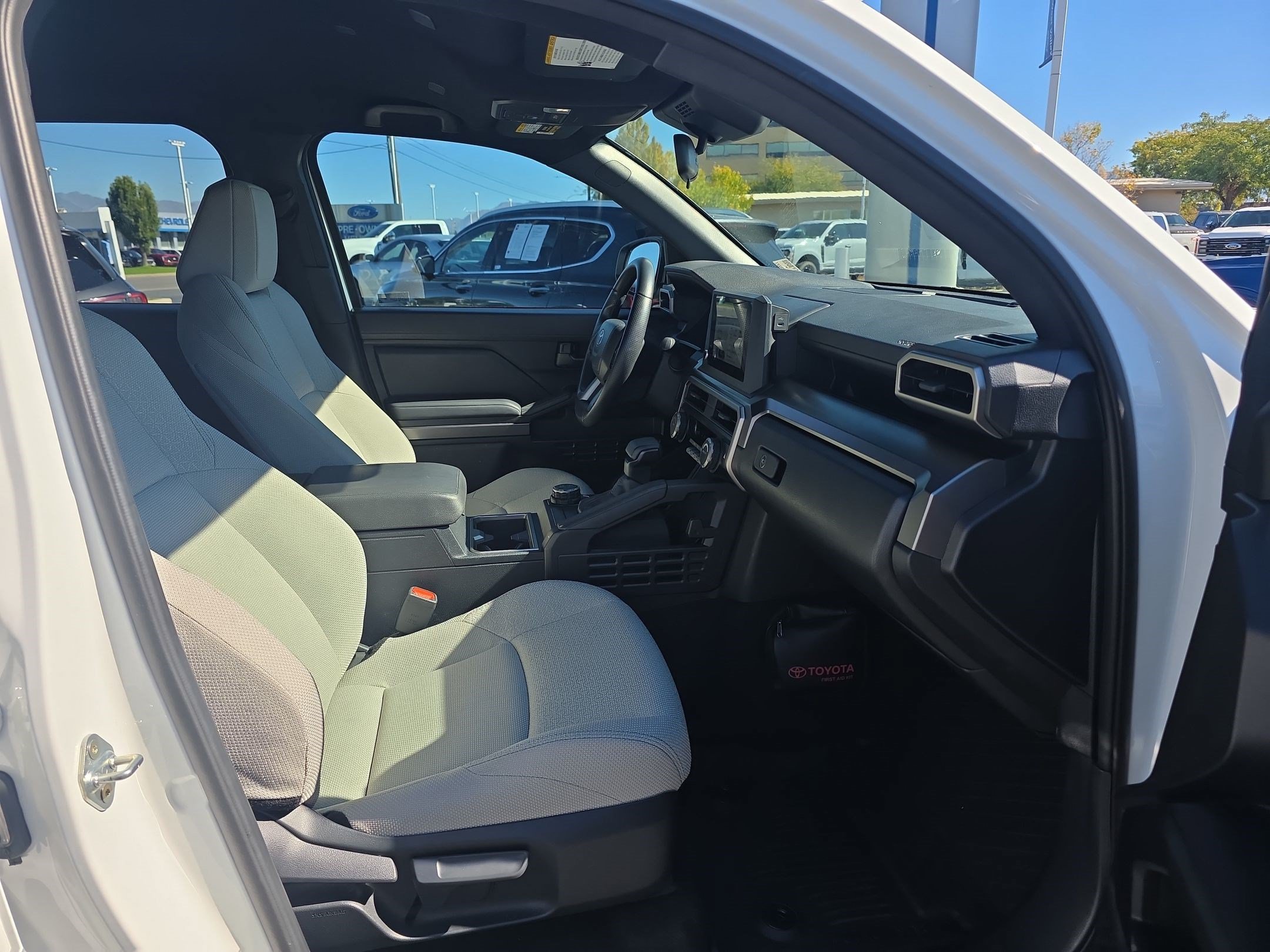 Used 2025 Ice Toyota SR5 image 31