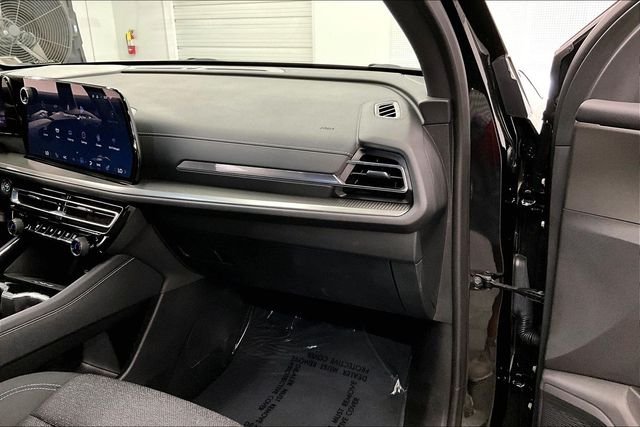 Used 2025 Mosaic Black Metallic Chevrolet LT image 19