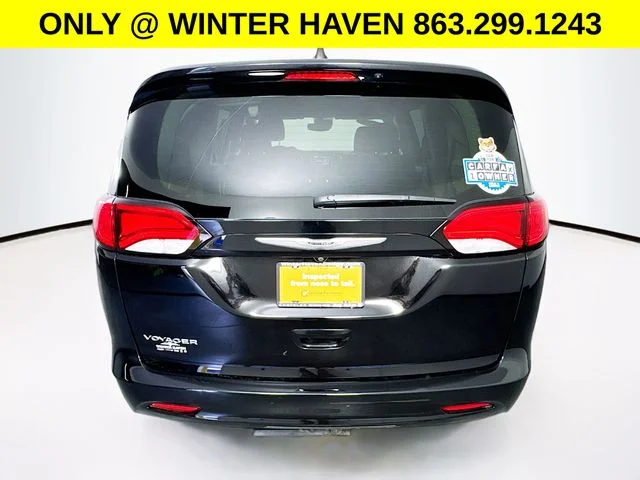 Used 2024 Black Chrysler LX image 6