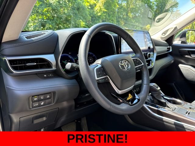 Used 2024  Toyota Platinum image 15