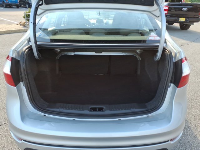 Used 2014 Silver Ford SE image 11