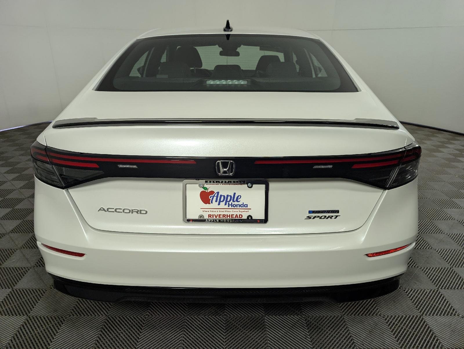 Used 2024 Platinum White Pearl Honda Sport image 5