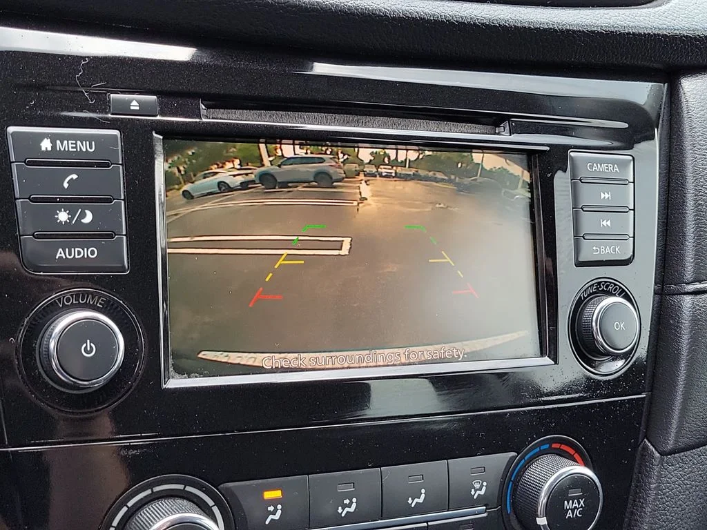 Used 2019 Black Nissan S image 29