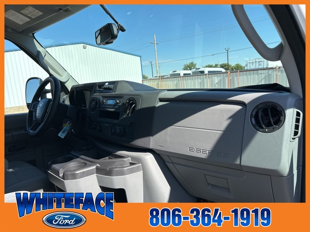 2025 Ford E-Series Cutaway Base - Photo 34