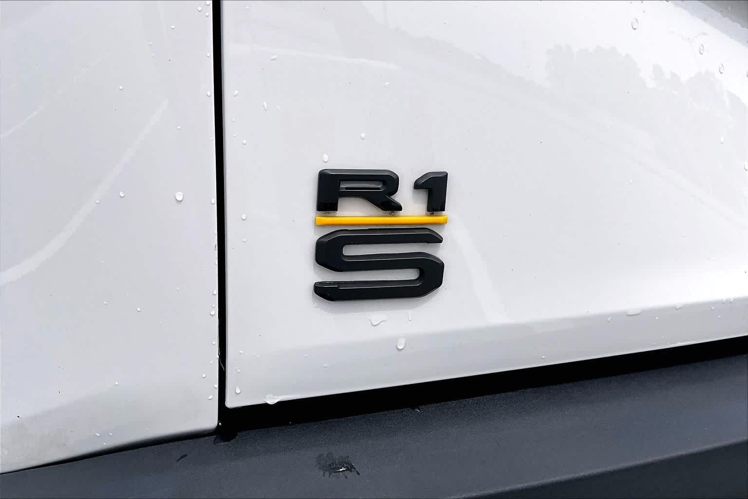 Used 2023 Glacier White Rivian Launch Edition image 10