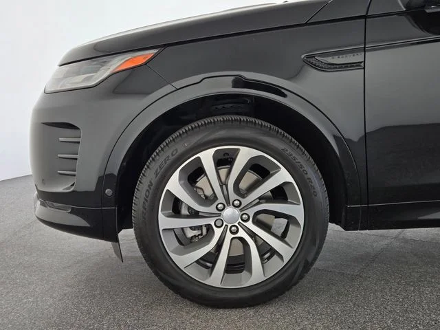 Used 2024 Black Land Rover SE image 9